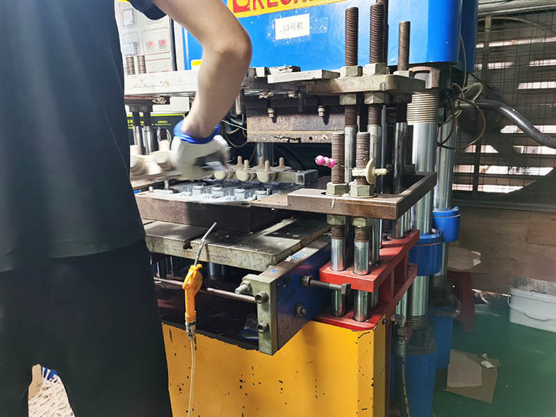 Liquid Silicone Rubber (LSR) Injection Molding Working