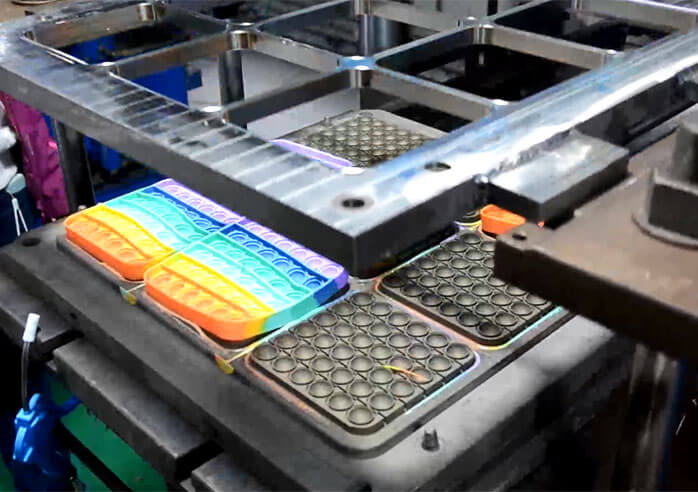 Silicone Pop Fidget Toys Manufacturing2