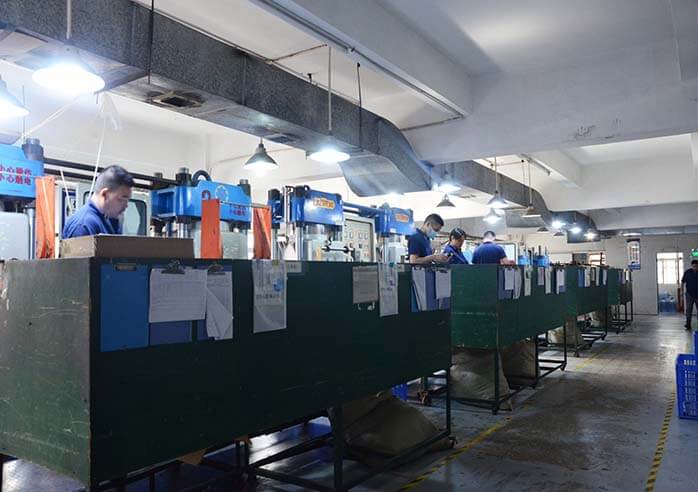 Silicone-water-bottle-production